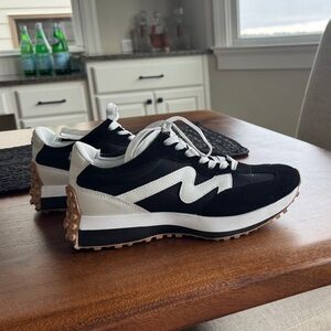 Steve Madden Campo Black and White Sneakers size 9